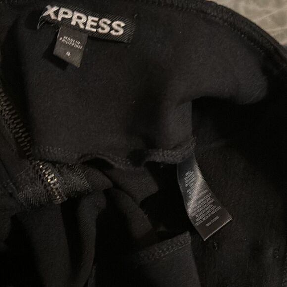 C16- Express black skirt - Picture 4 of 4
